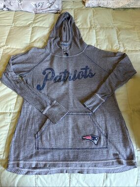 NFL Women's Gray Patriots Cowl Hooded Pullover